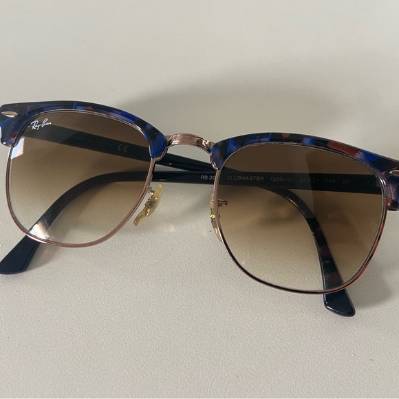 Like New Ray-Ban Sunglasses Women - Picture 6 of 6